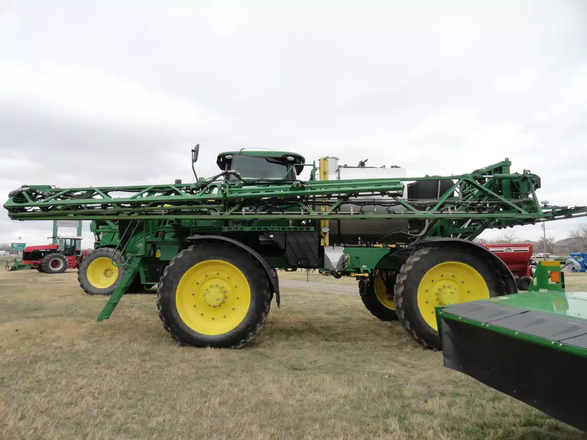 Gallery image 2 for Used 2020 John Deere 4060 Sprayer - Self Propelled