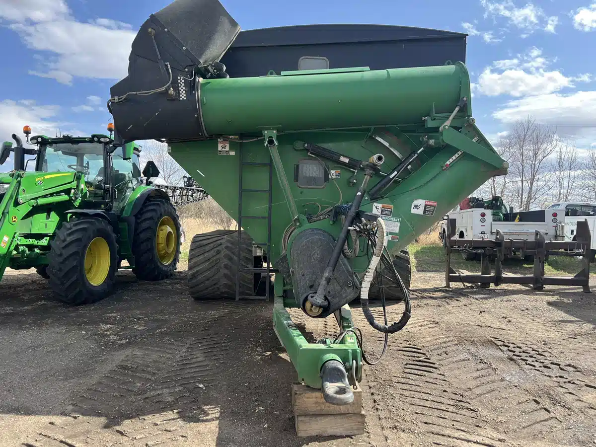 Gallery image 2 for Used 2019 Brent 1596 Grain Cart