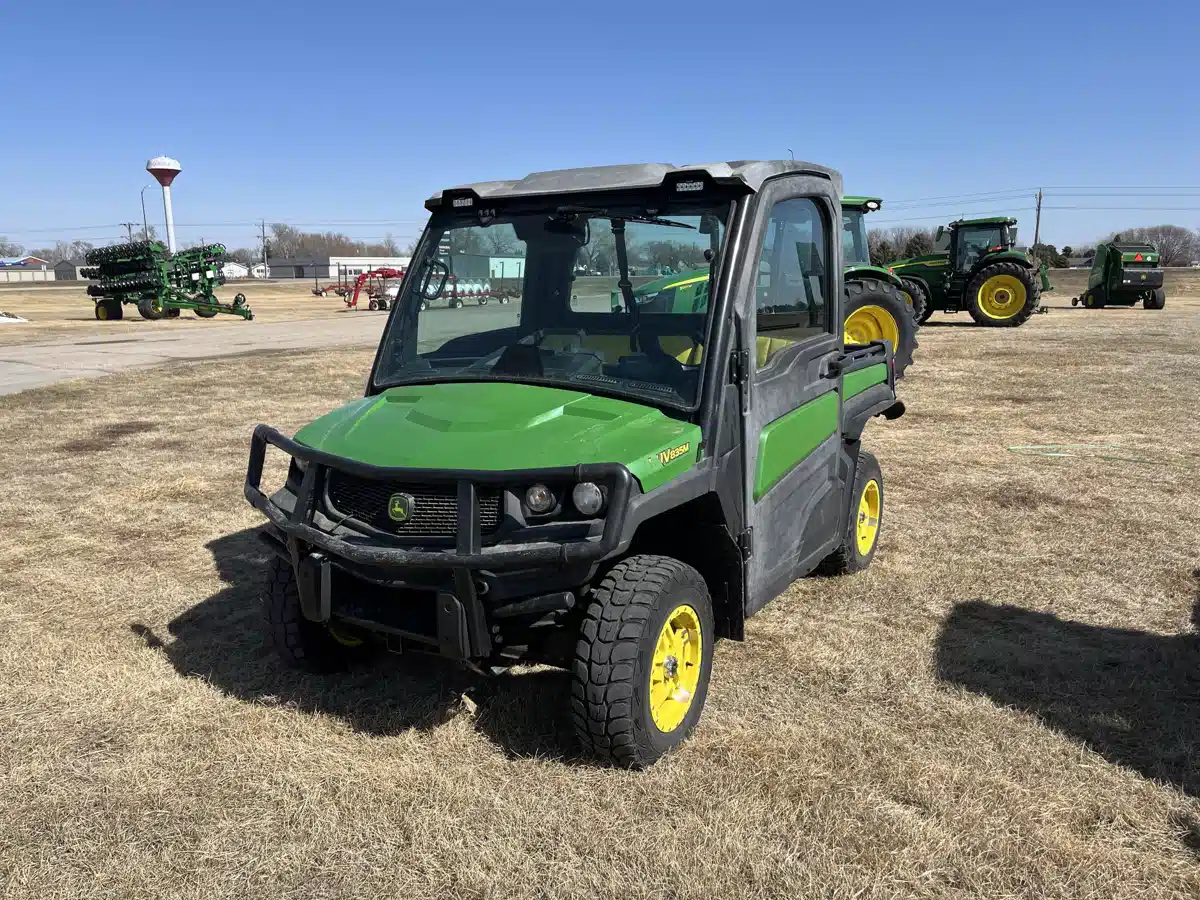 Gallery image 1 for Used 2018 John Deere XUV 835M Utility Vehicle