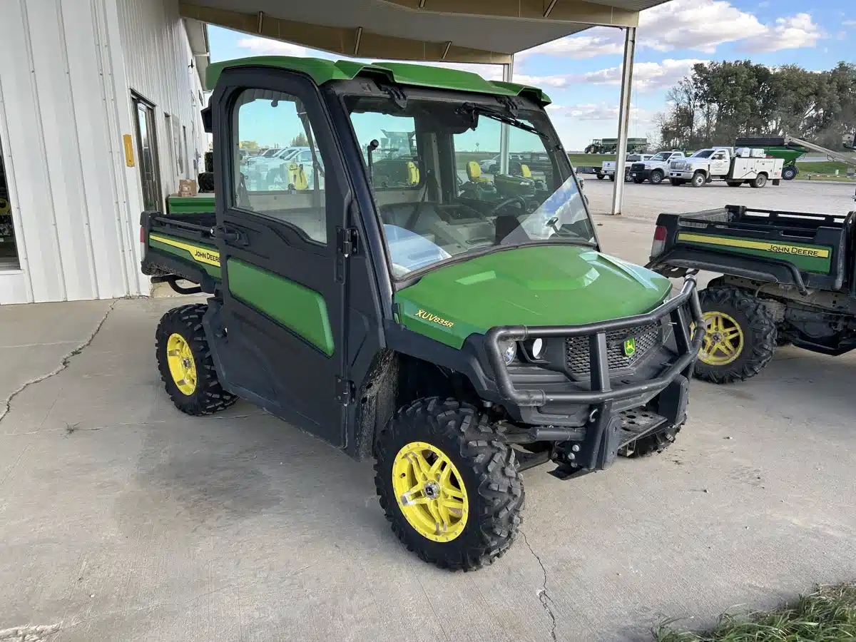 Gallery image 2 for Used 2022 John Deere XUV 835R Utility Vehicle