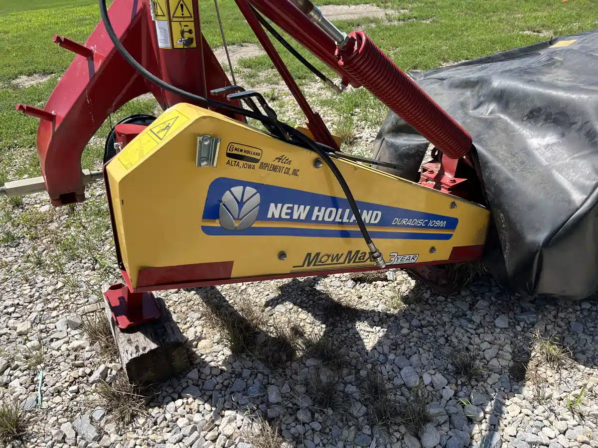 Gallery image 2 for Used 2022 New Holland DURADISC 109M Mower