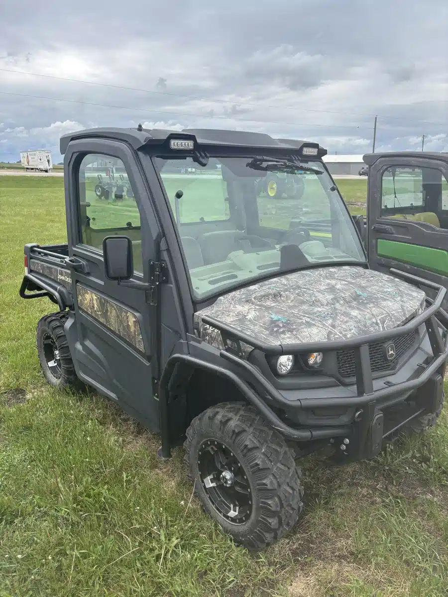 Gallery image 1 for Used 2021 John Deere XUV 835R Utility Vehicle