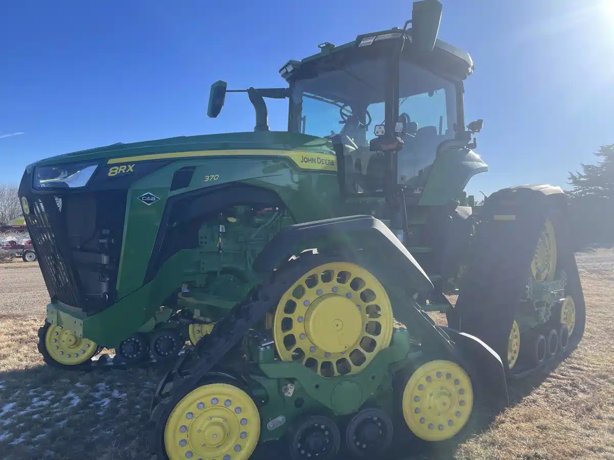 Gallery image 2 for Used 2023 John Deere 8R 370 Tractor