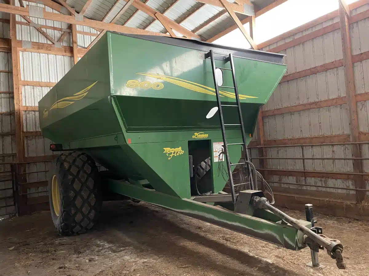 Gallery image 2 for Used 2007 Demco 800 Grain Cart