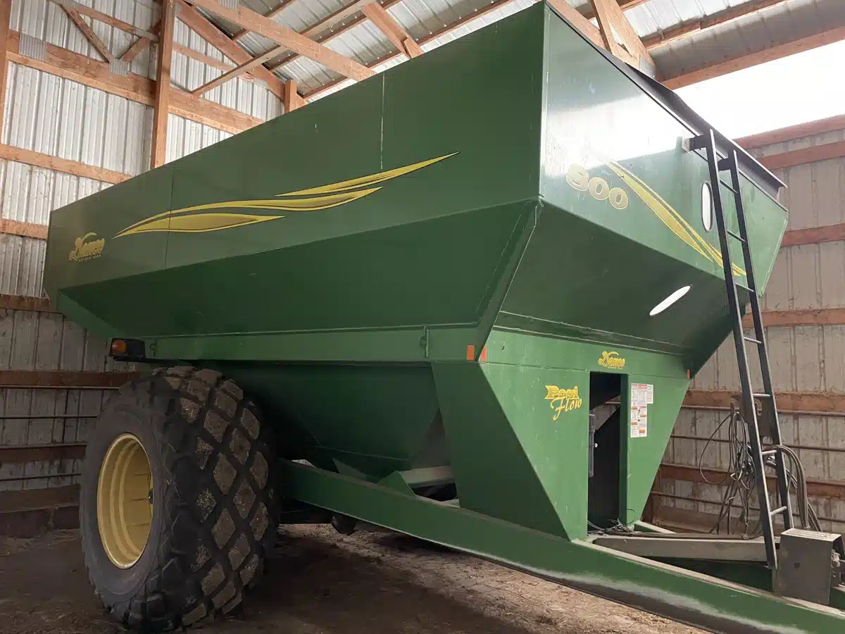 Gallery image 1 for Used 2007 Demco 800 Grain Cart