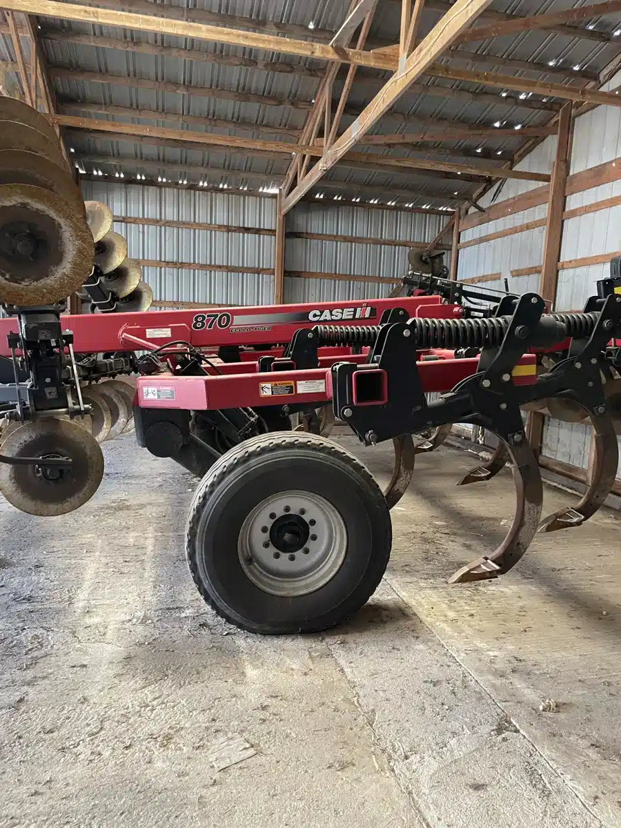 Gallery image 2 for Used 2012 Case IH 870 Ripper
