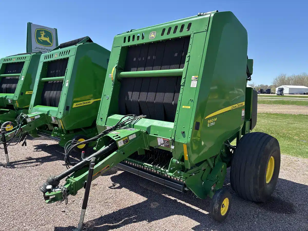 Gallery image 1 for Used 2021 John Deere 560M Round Baler