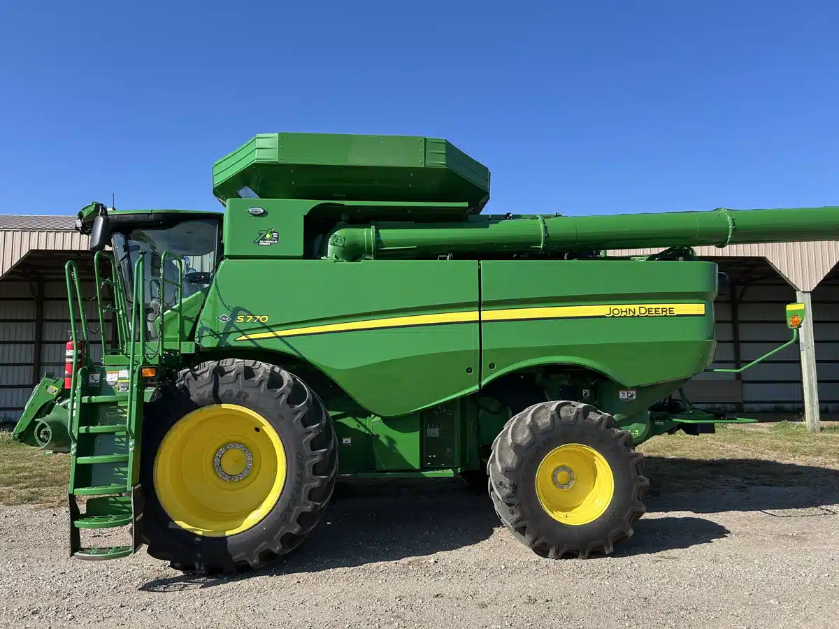 Gallery image 1 for Used 2022 John Deere S770 Combine
