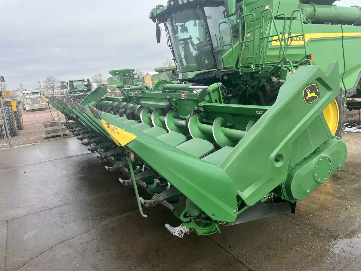 Gallery image 1 for Used 2022 John Deere C12F Header - Row Crop