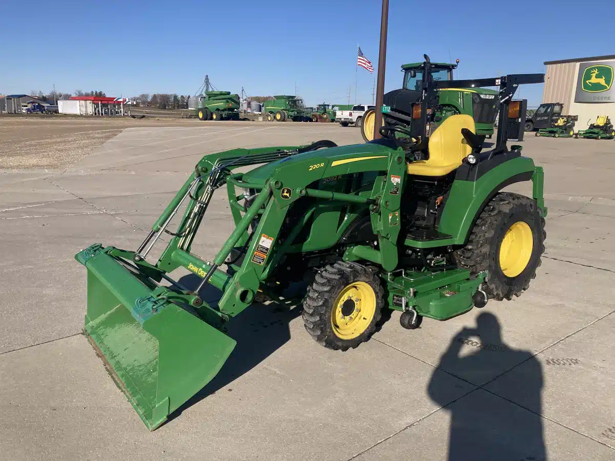 Gallery image 1 for Used 2020 John Deere 2032R Tractor