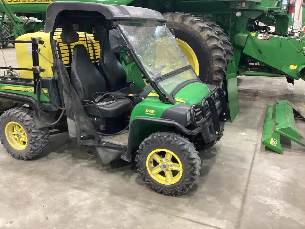 Gallery image 1 for 2014 John Deere XUV 825I Utility Vehicle