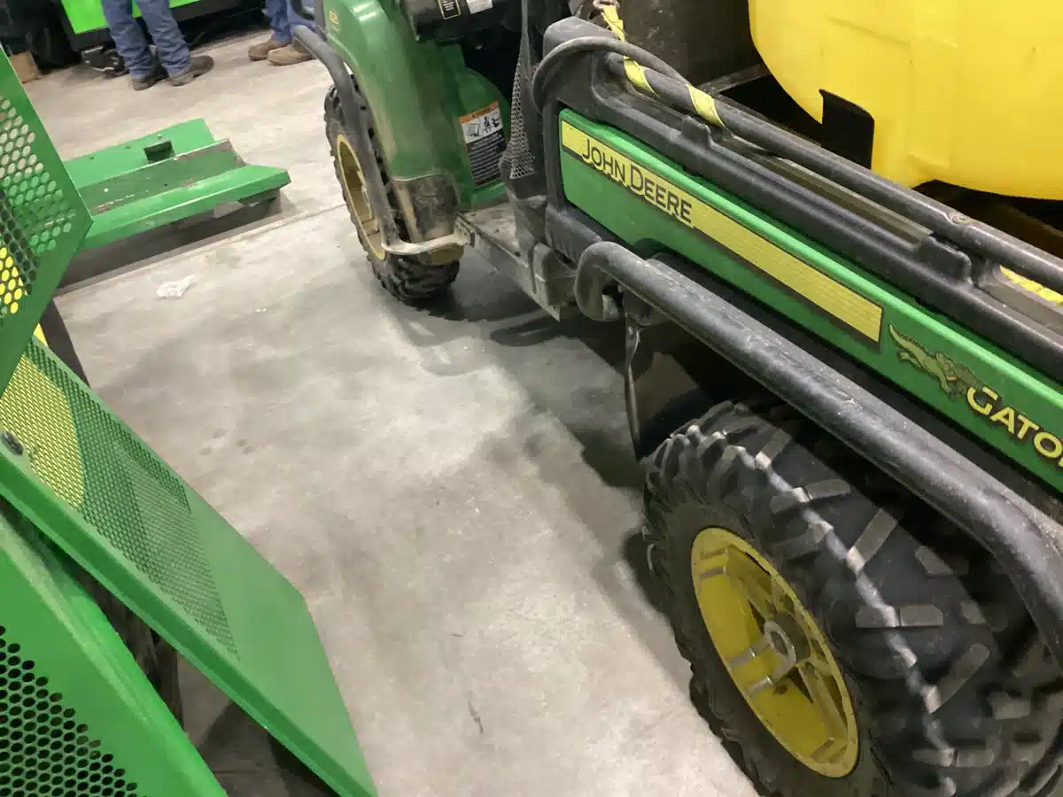 Gallery image 2 for 2014 John Deere XUV 825I Utility Vehicle