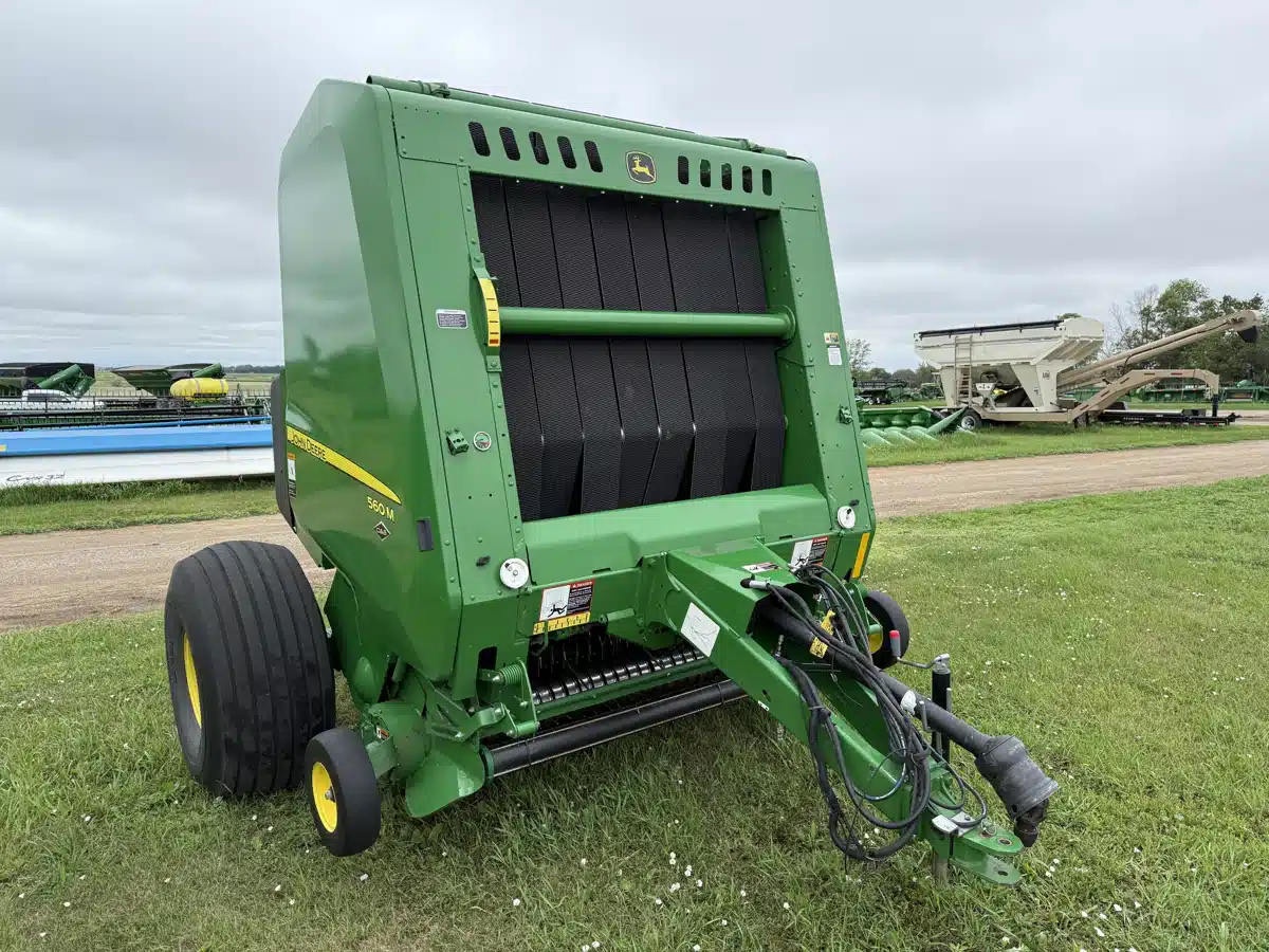Gallery image 1 for Used 2020 John Deere 560M Round Baler