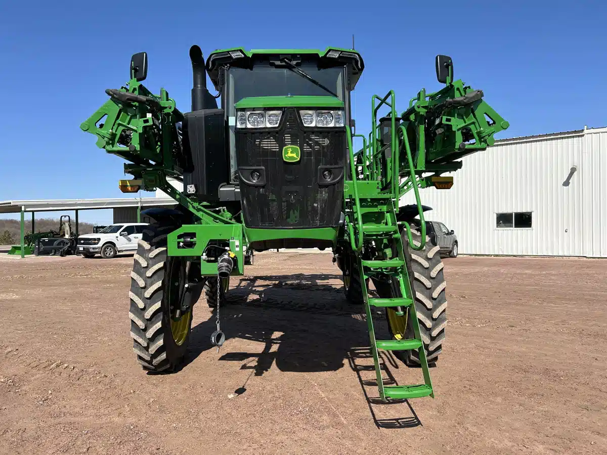 Gallery image 2 for Used 2024 John Deere 410R Sprayer - Self Propelled