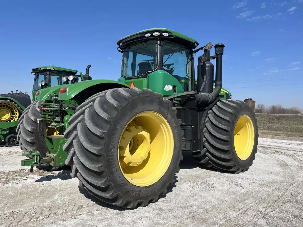 Gallery image 2 for Used 2013 John Deere 9510R Tractor