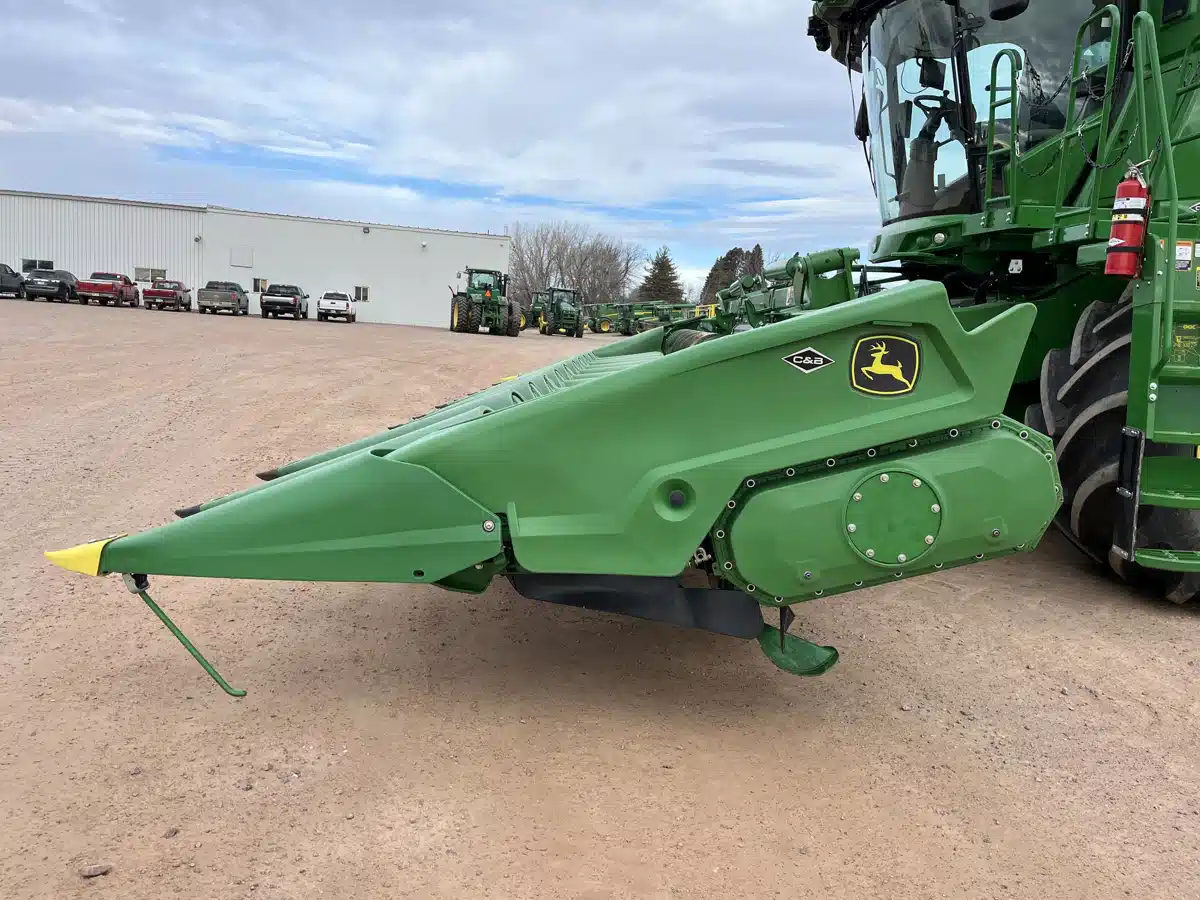 Gallery image 2 for Used 2024 John Deere C12F Header - Row Crop