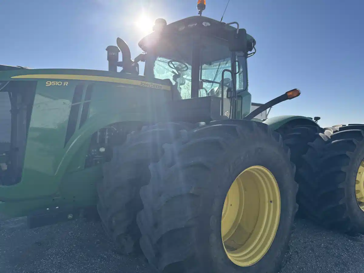 Gallery image 2 for Used 2014 John Deere 9510R Tractor