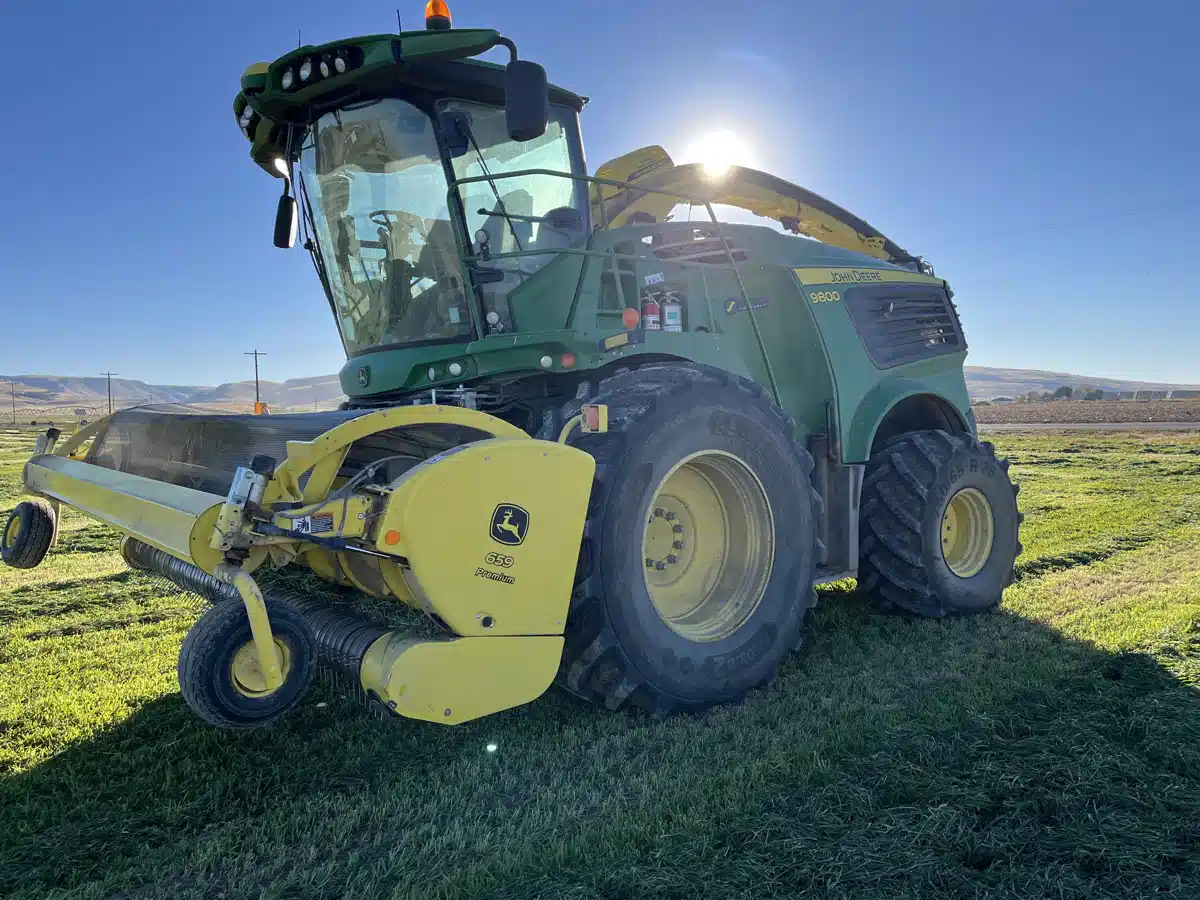Gallery image 1 for Used 2023 John Deere 9800 Forage Harvester
