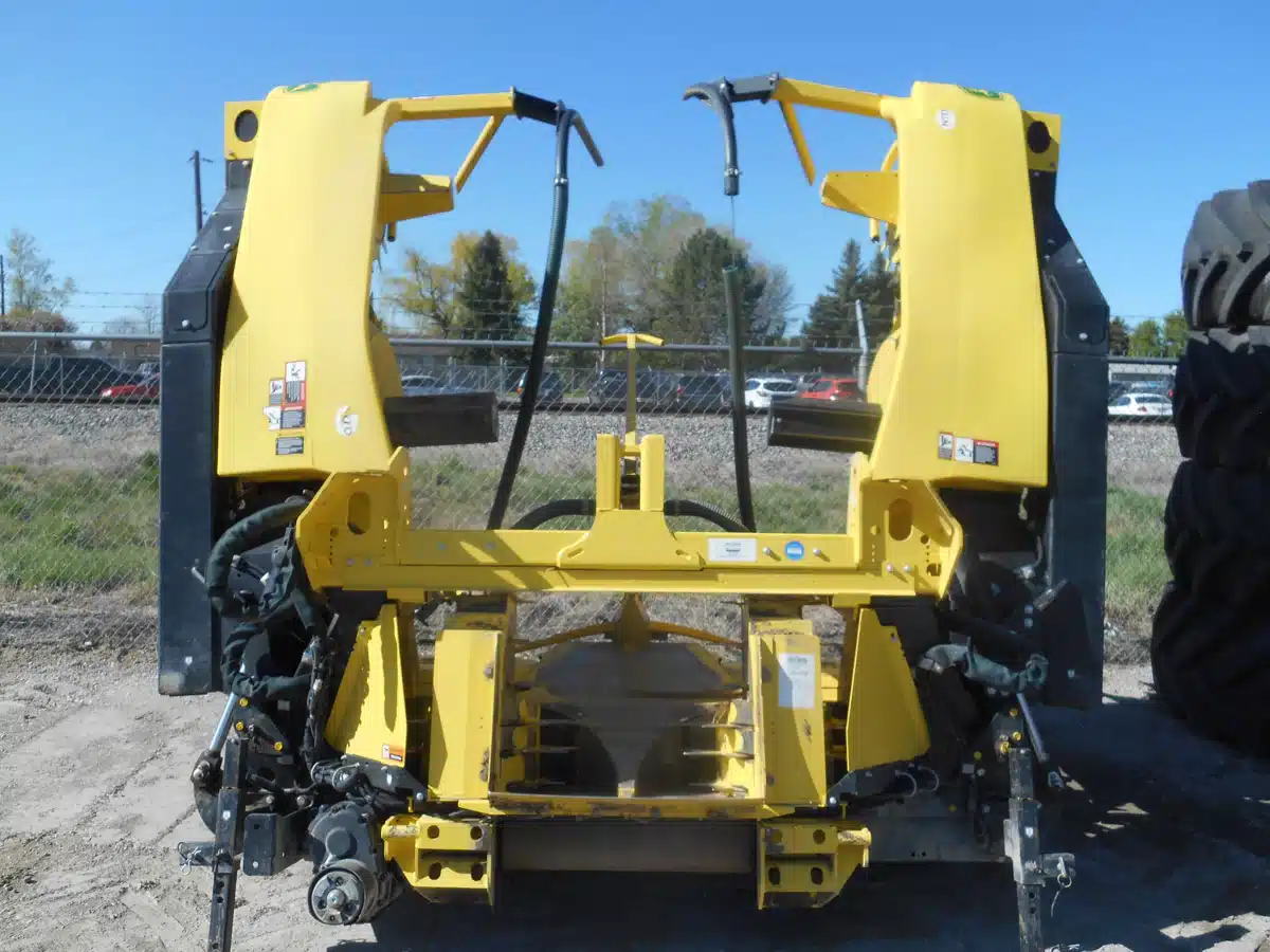 Gallery image 2 for Used 2023 John Deere 770 Header - Rotary