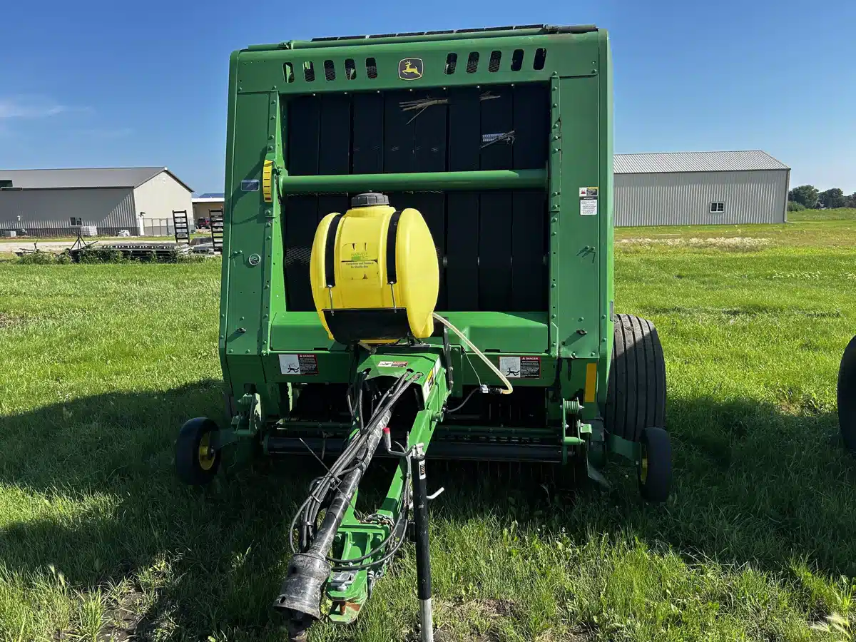Gallery image 2 for Used 2020 John Deere 560R Round Baler