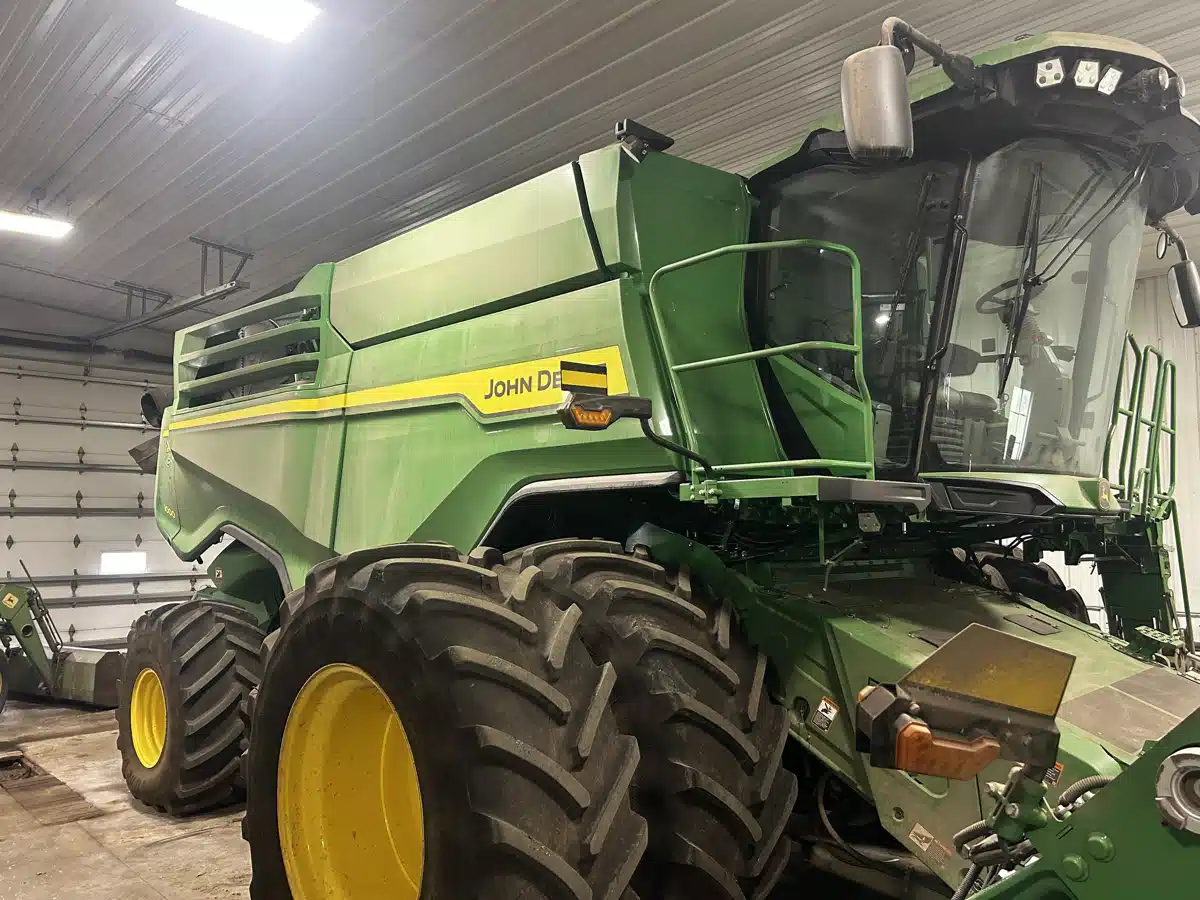 Gallery image 2 for Used 2024 John Deere X9 1000 Combine