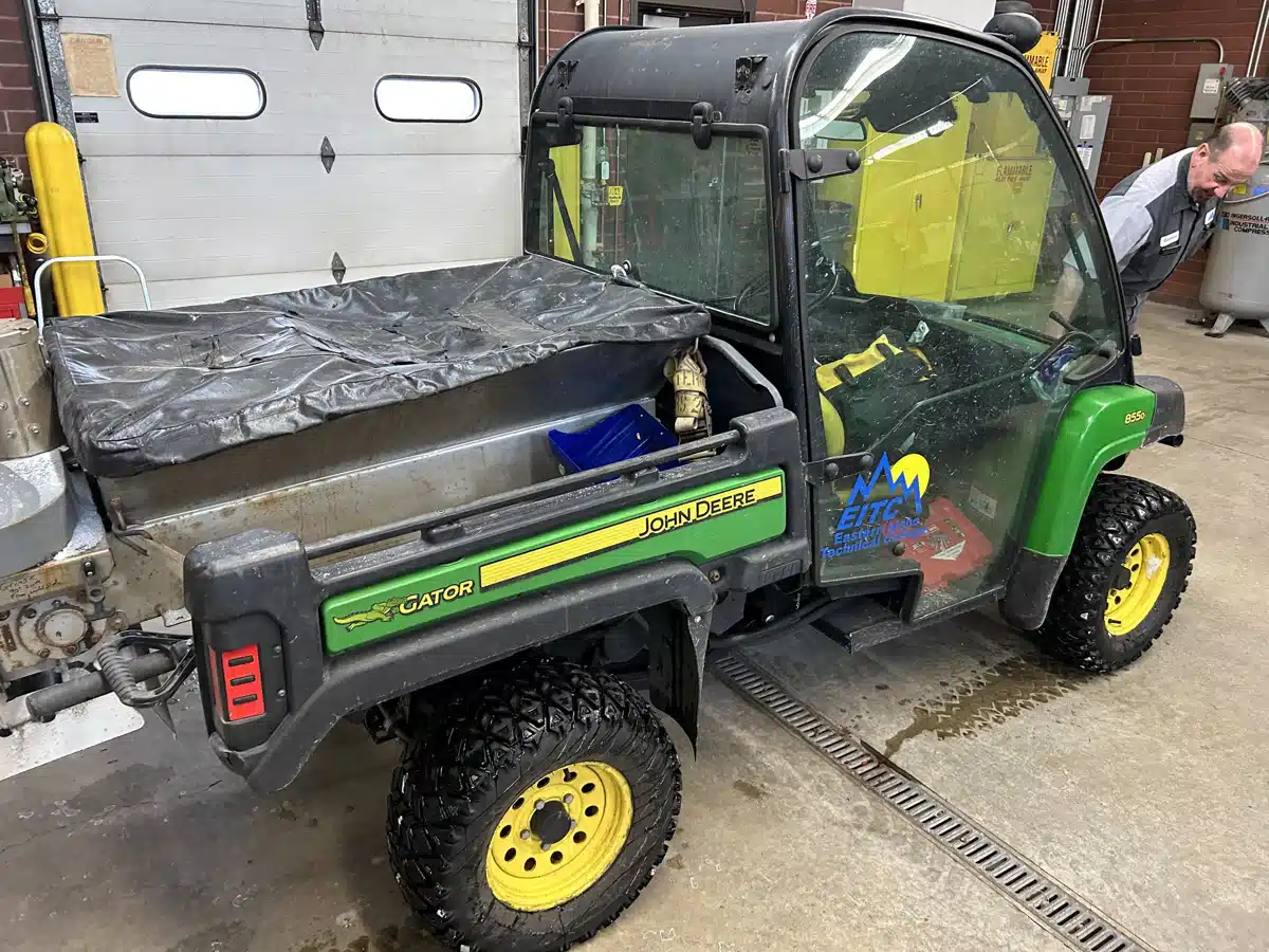 Gallery image 2 for Used 2011 John Deere XUV 855D Utility Vehicle