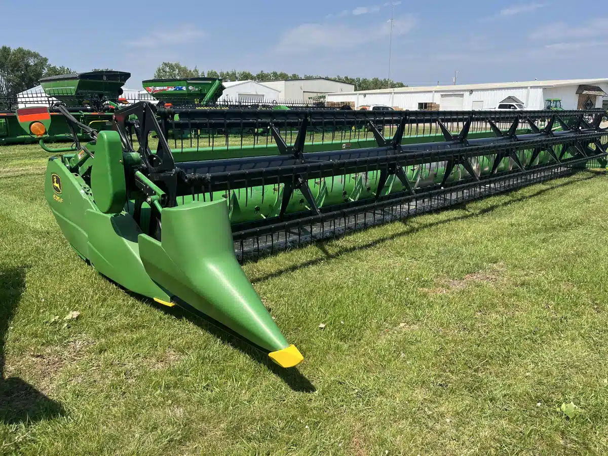 Gallery image 2 for Used 2011 John Deere 635F Header - Flex