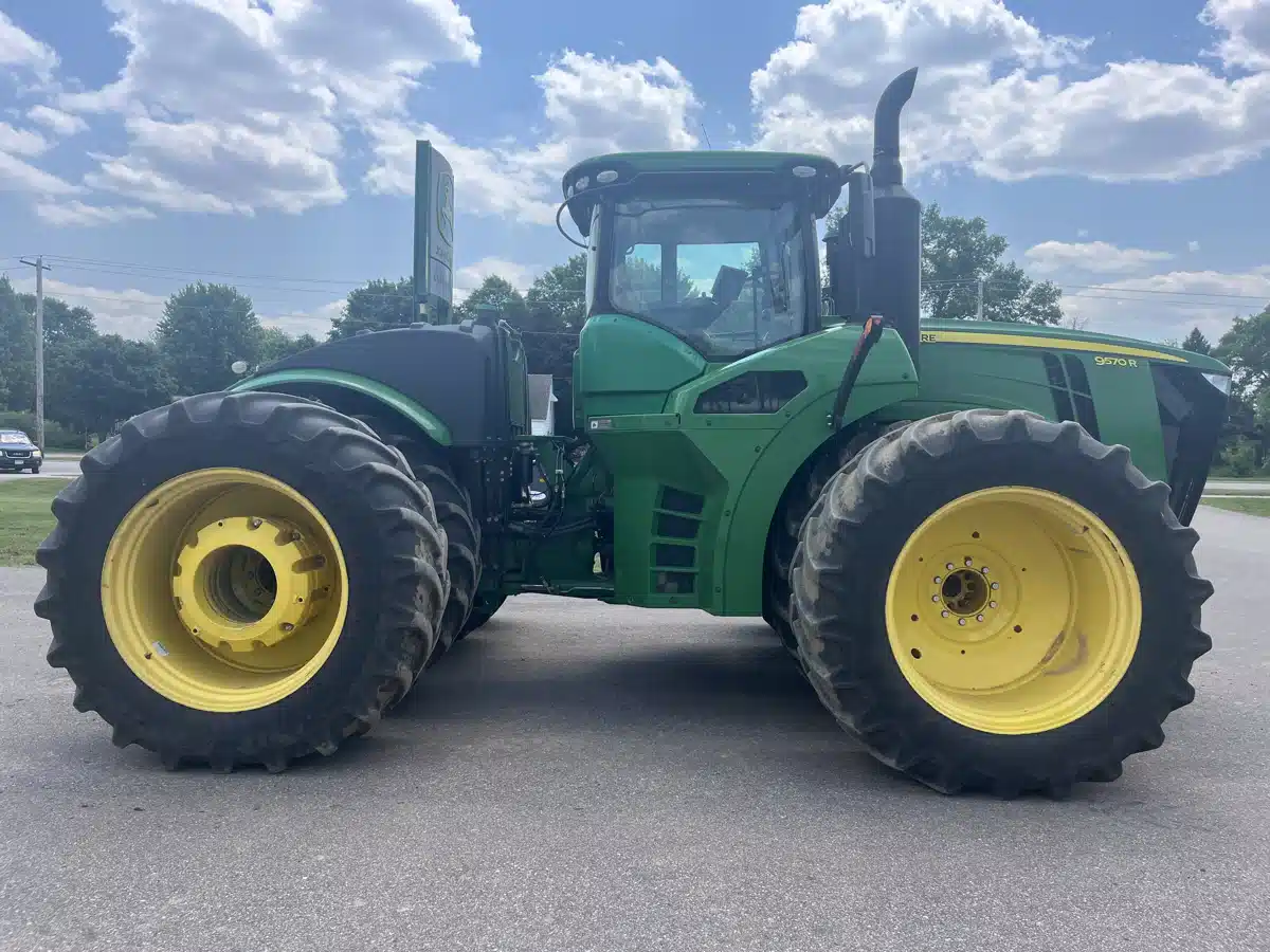 Gallery image 2 for Used 2017 John Deere 9570R Tractor