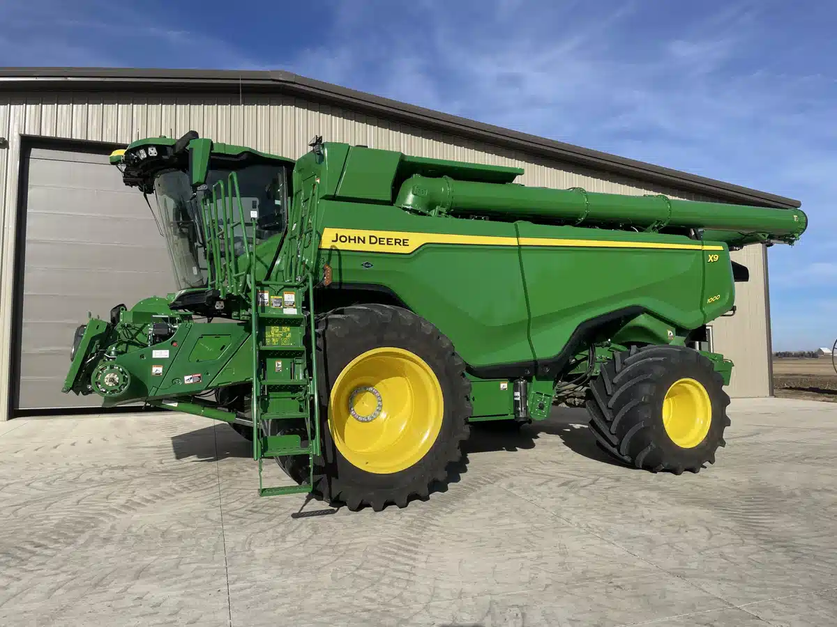 Gallery image 2 for Used 2024 John Deere X9 1000 Combine