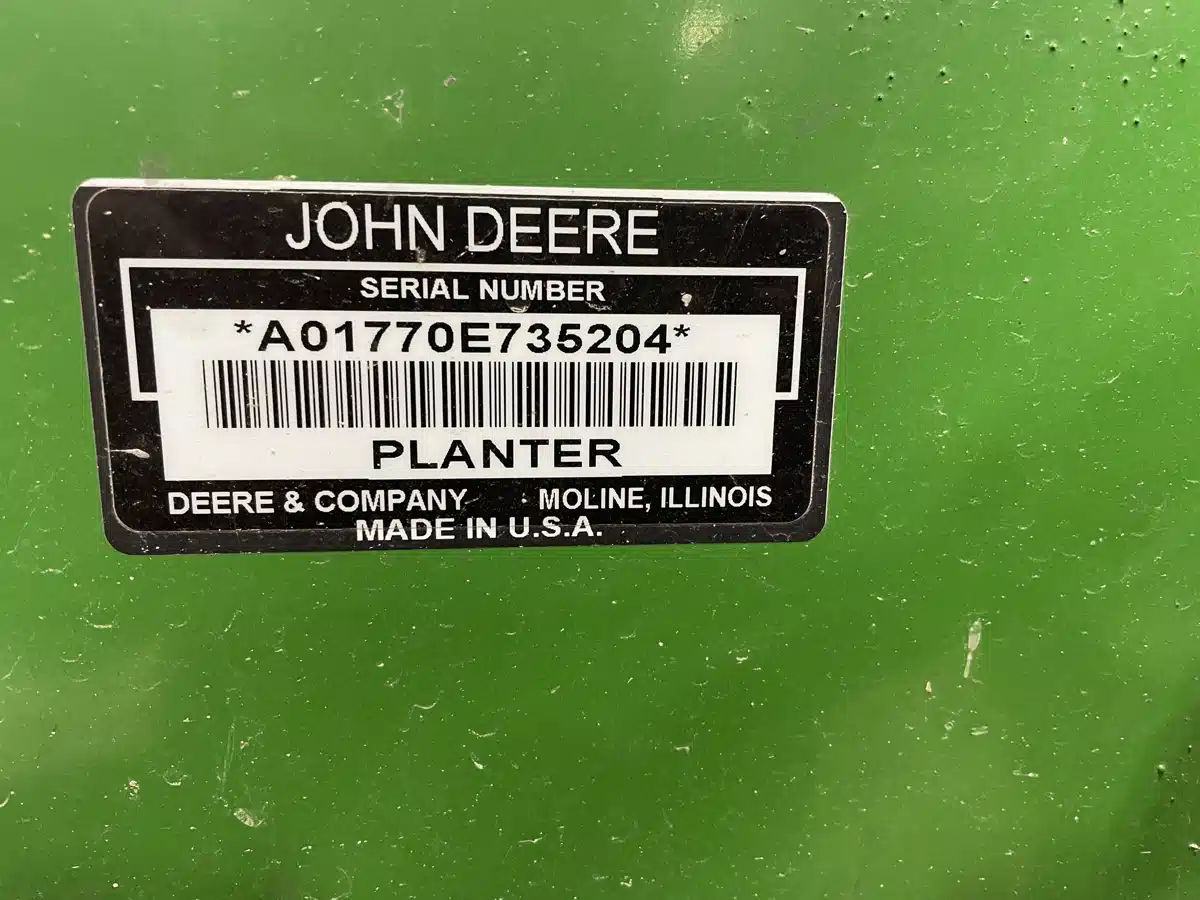 Gallery image 2 for Used 2009 John Deere 1770NT CCS Planter