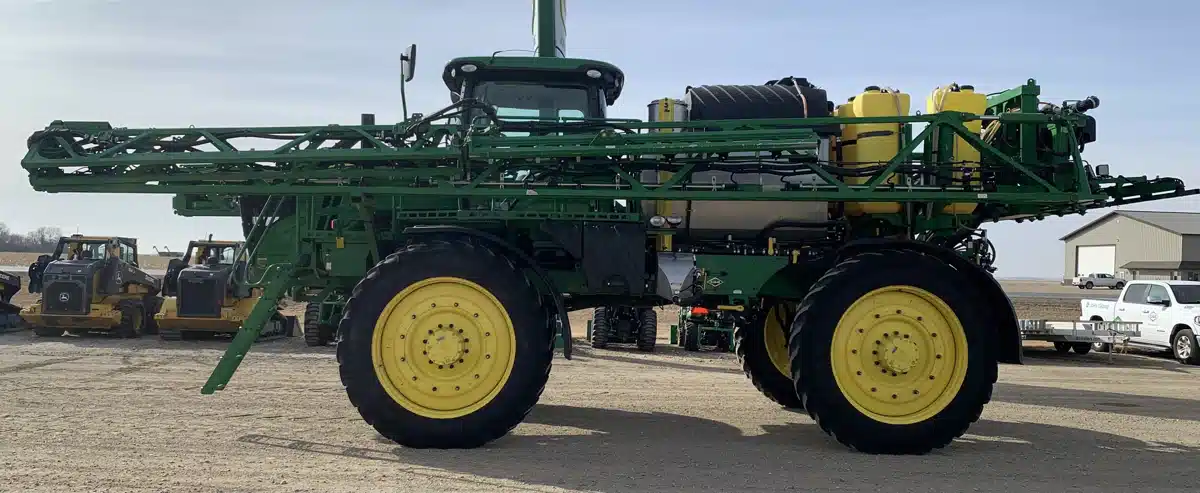 Gallery image 2 for Used 2021 John Deere R4045 Sprayer - Self Propelled