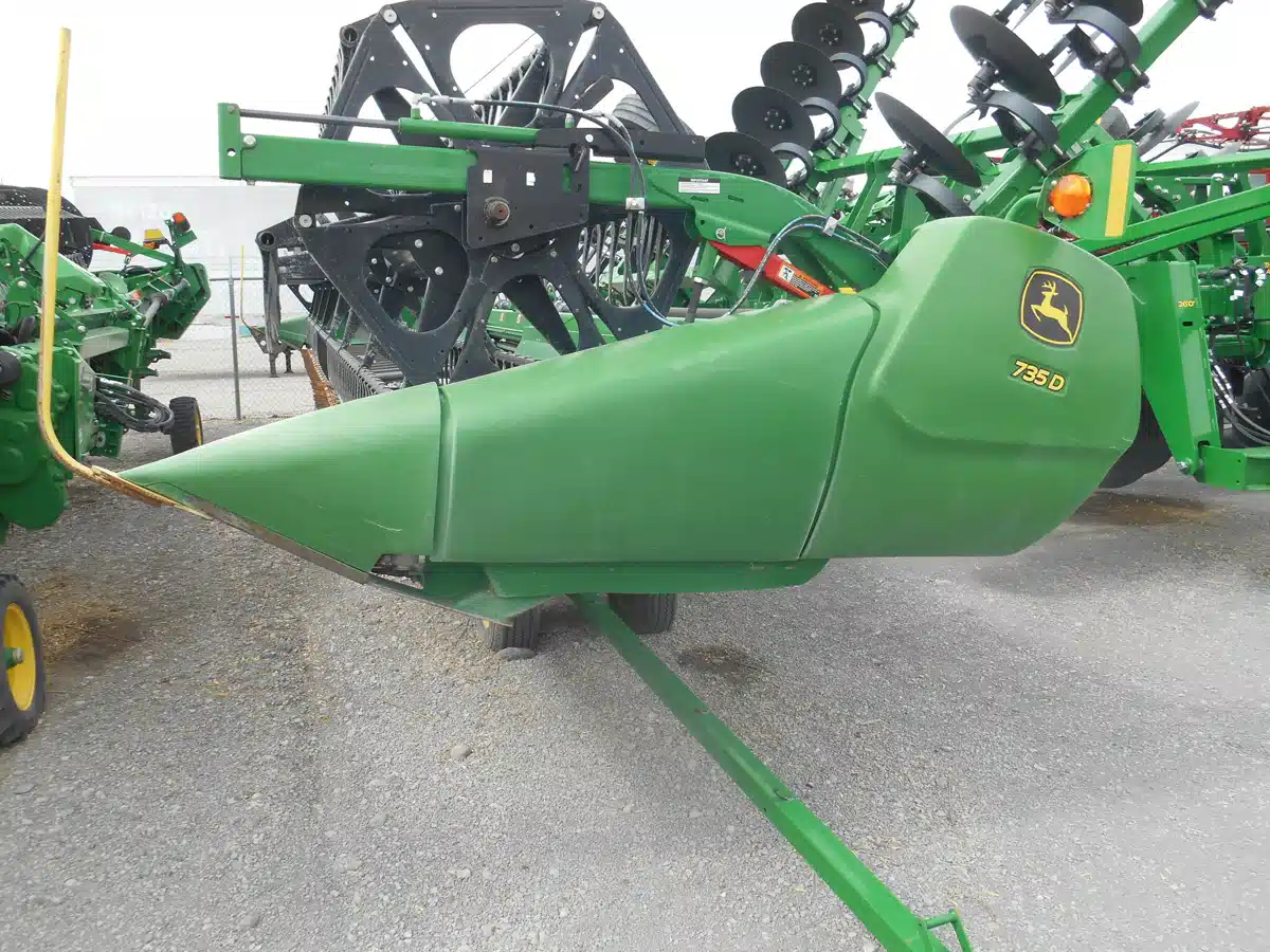Gallery image 2 for Used 2019 John Deere 735FD Header - Draper