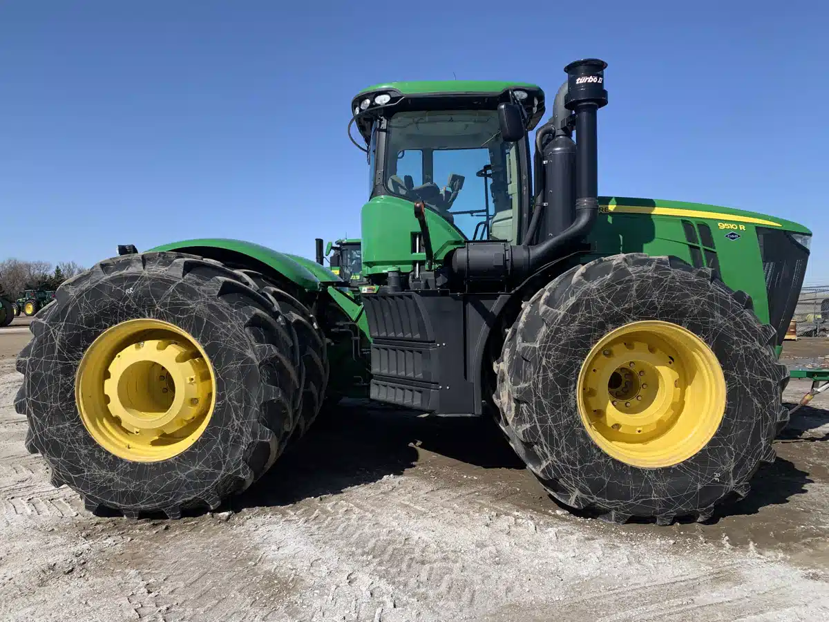 Gallery image 2 for 2013 John Deere 9510R Tractor