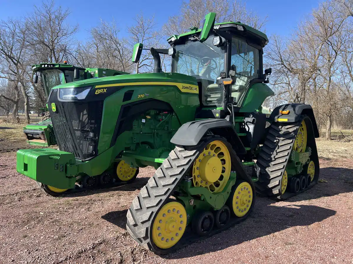 Gallery image 2 for Used 2022 John Deere 8R 370 Tractor