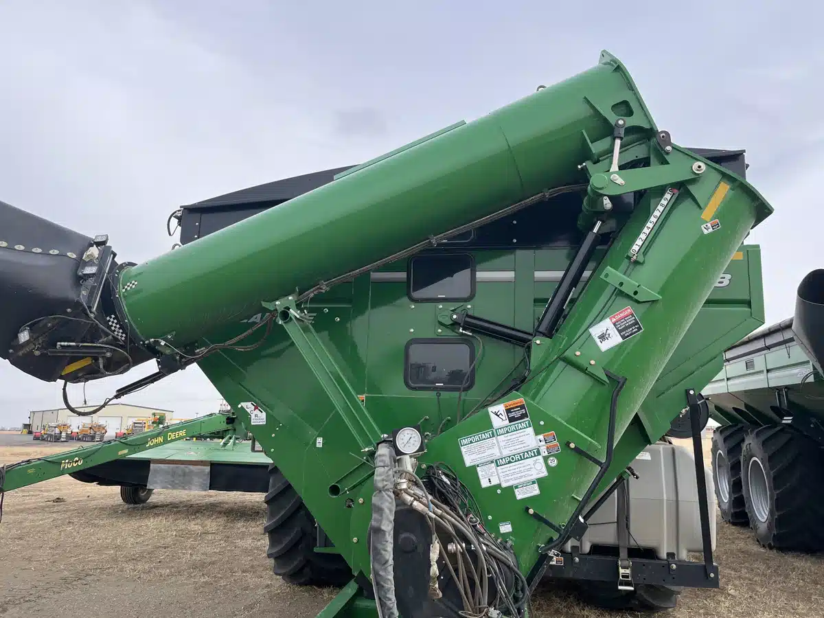 Gallery image 2 for Used 2024 Brent 2098 Grain Cart