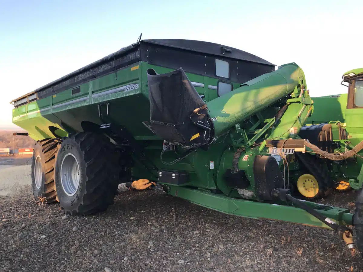 Gallery image 1 for Used 2024 Brent 2098 Grain Cart