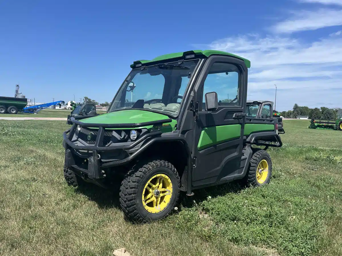 Gallery image 1 for Used 2021 John Deere XUV 835R Utility Vehicle