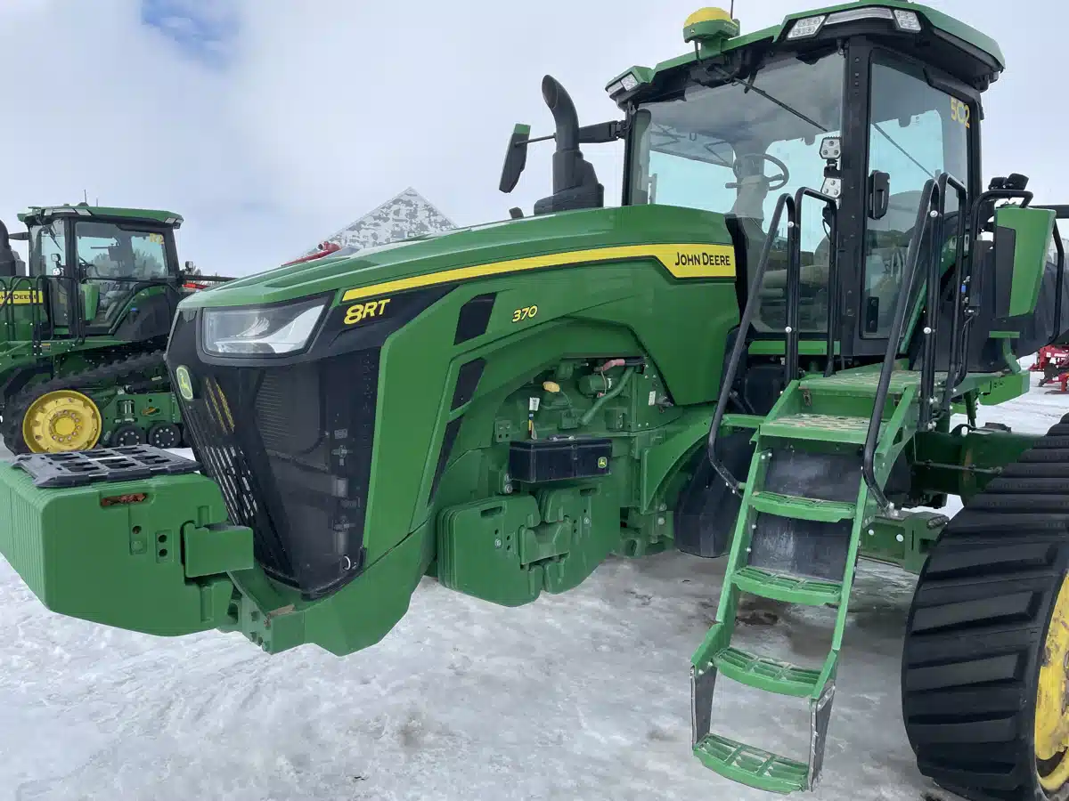 Gallery image 1 for Used 2022 John Deere 8RT 370 Tractor