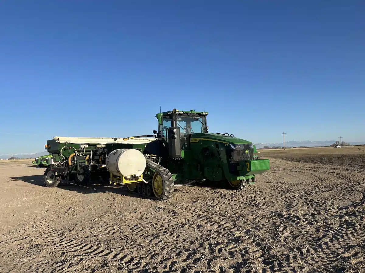 Gallery image 2 for Used 2022 John Deere 8RT 370 Tractor