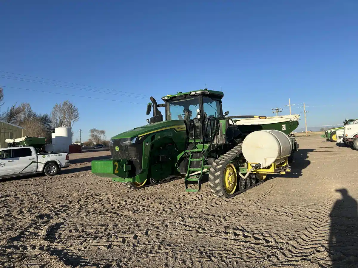 Gallery image 1 for Used 2022 John Deere 8RT 370 Tractor