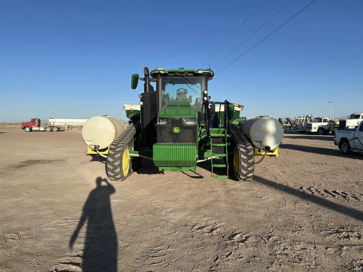 Gallery image 2 for Used 2022 John Deere 8RT 370 Tractor