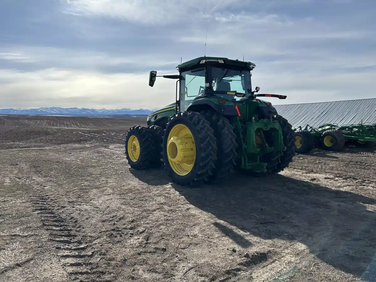 Gallery image 2 for Used 2022 John Deere 8R 340 Tractor