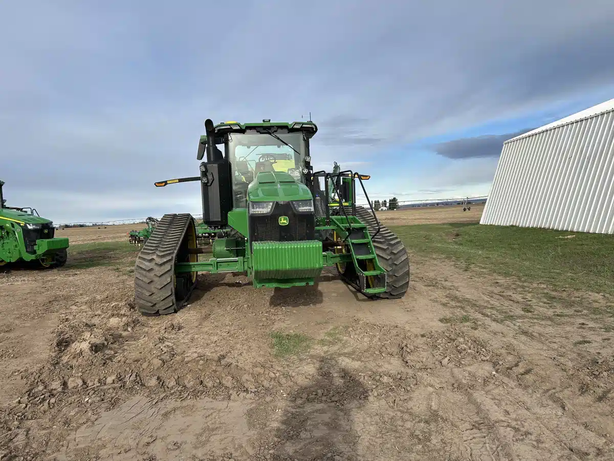 Gallery image 2 for Used 2022 John Deere 8RT 370 Tractor