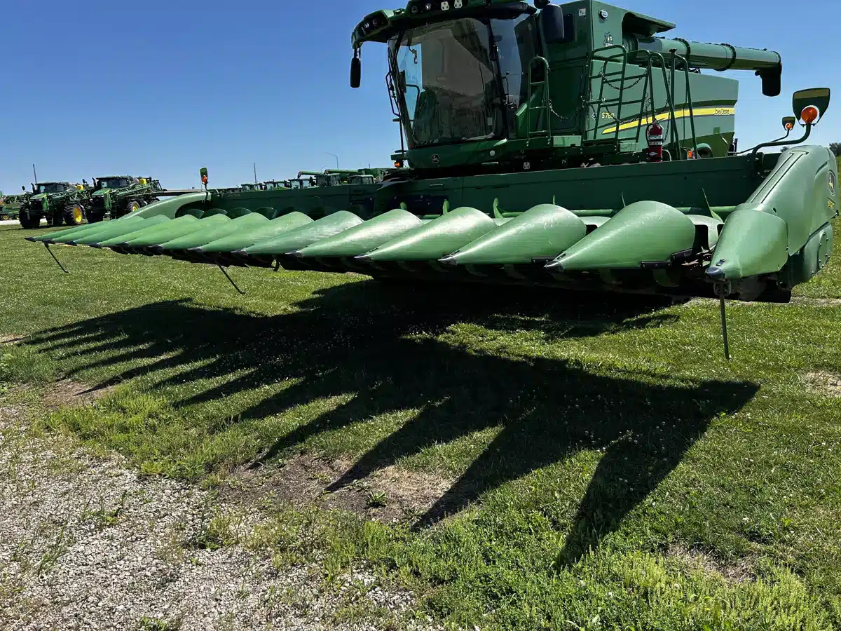 Gallery image 1 for Used 2012 John Deere 612C Header - Row Crop