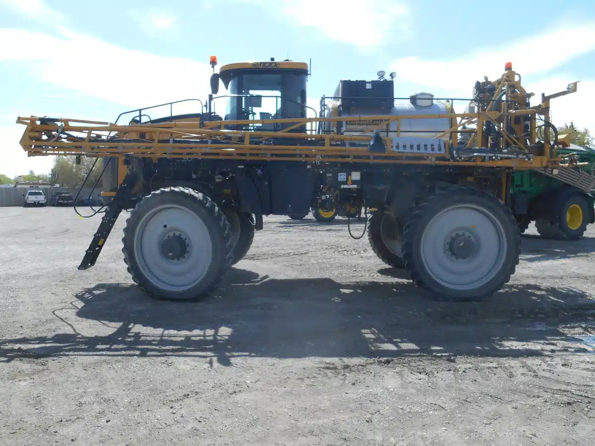 Gallery image 1 for Used 2019 RoGator RG1100C Sprayer - Self Propelled