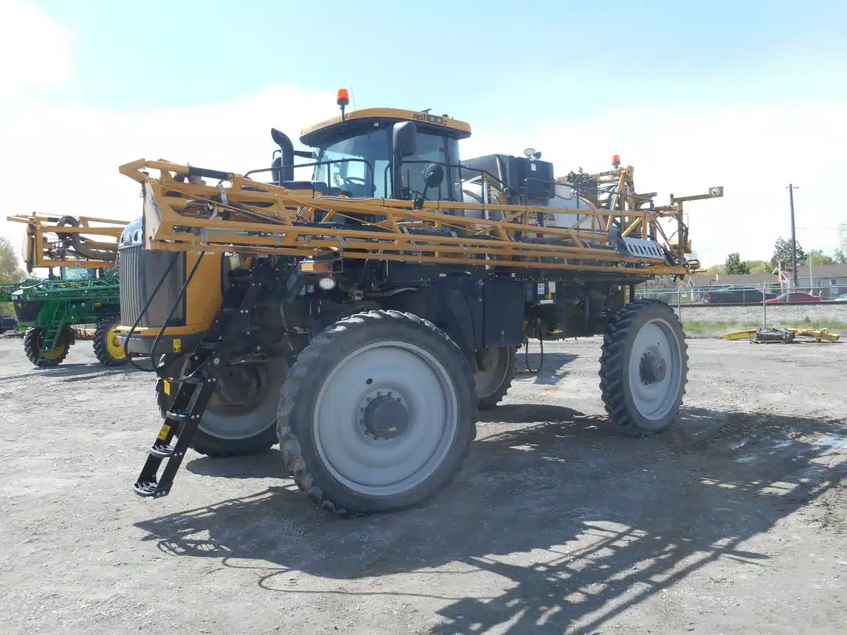 Gallery image 2 for Used 2019 RoGator RG1100C Sprayer - Self Propelled