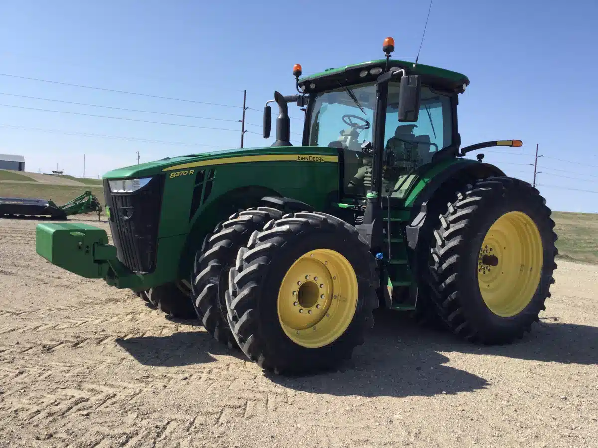 Gallery image 1 for Used 2019 John Deere 8370R Tractor