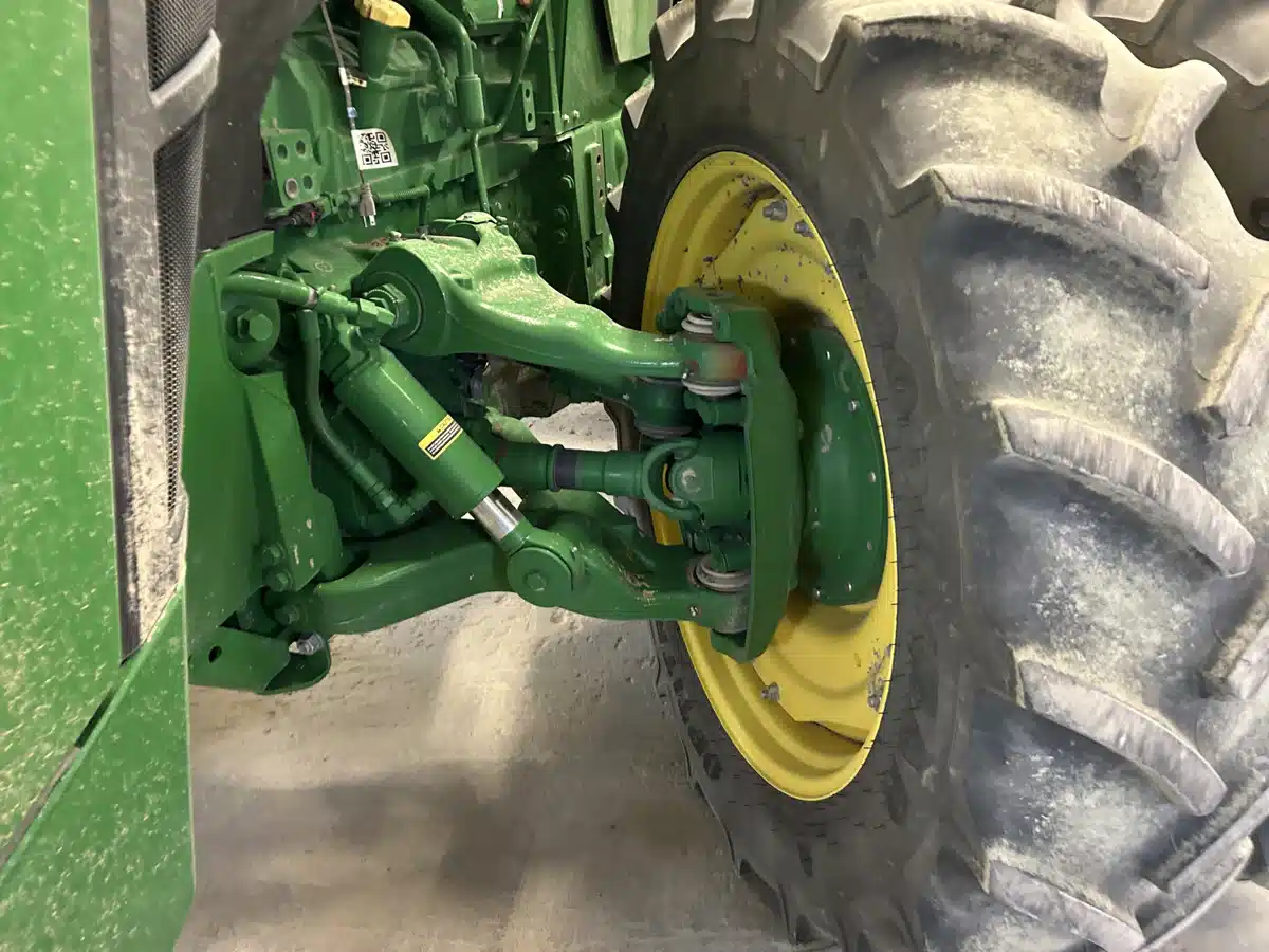 Gallery image 2 for Used 2022 John Deere 8R 250 Tractor