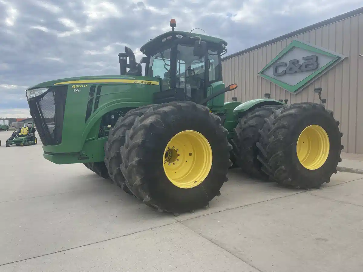 Gallery image 2 for Used 2014 John Deere 9560R Tractor
