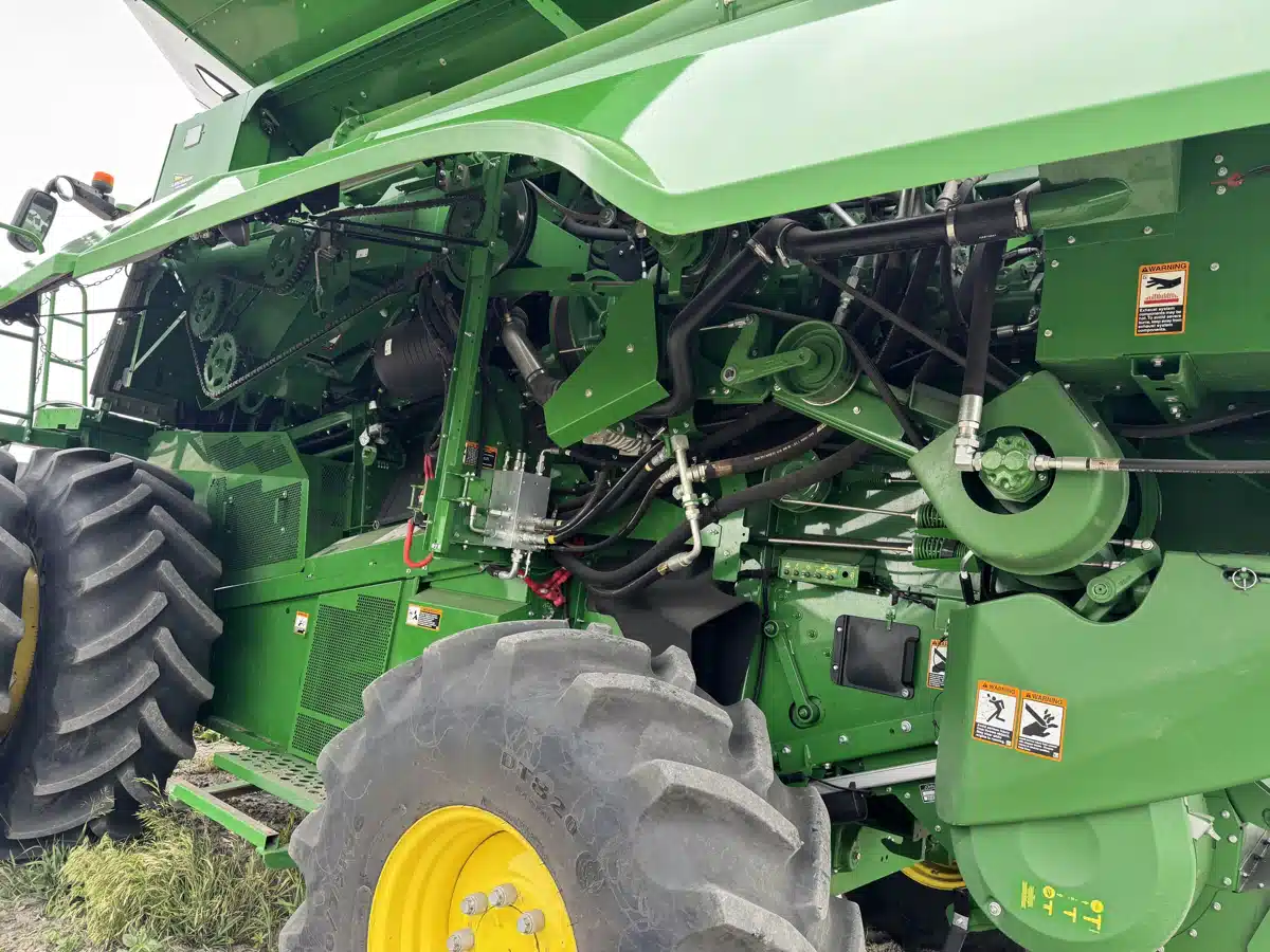 Gallery image 2 for Used 2018 John Deere S780 Combine